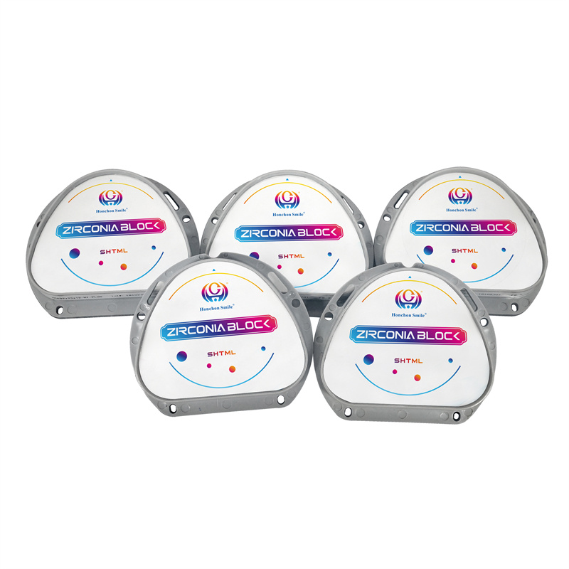 Super high transparency multi-layered zirconia