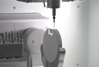 4-axis vs. 5-axis dental milling machines: How to choose the most suitable milling machine